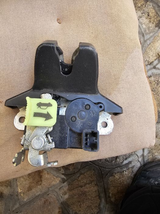 Ключалка багажник Хюндай Елантра 2024г