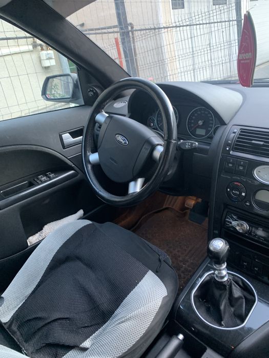Vand ford mondeo 1,8 benzina pret 1300 eur