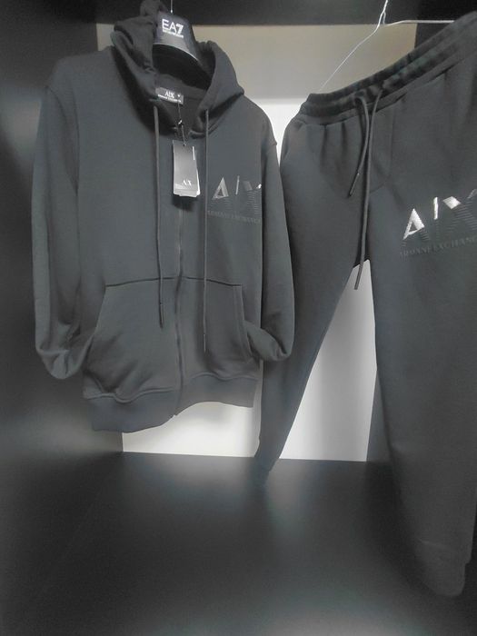 Trening barbati Armani!