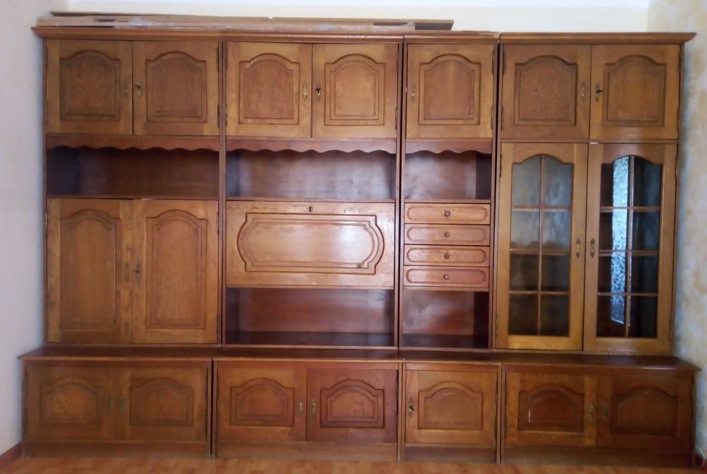 Mobilier sufragerie, lungime totală de 3,35 m.