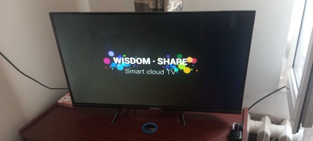 Tv smart 32 sotiladi