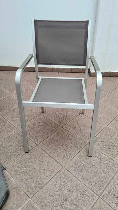 De vanzare masa gradina cu 9 scaune