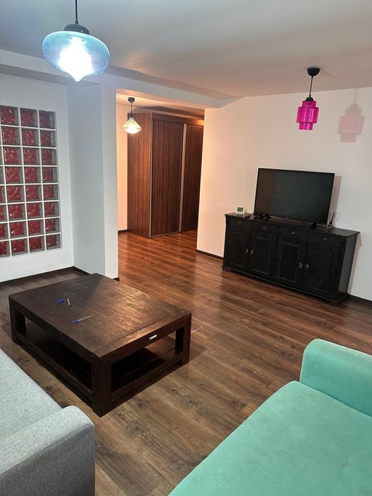 Inchiriez apartament 2 camere vis-a-vis de Family Market Bucium