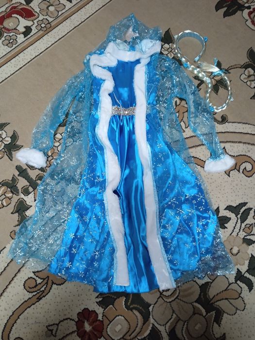 Продам новогодний костюм Эльзы
