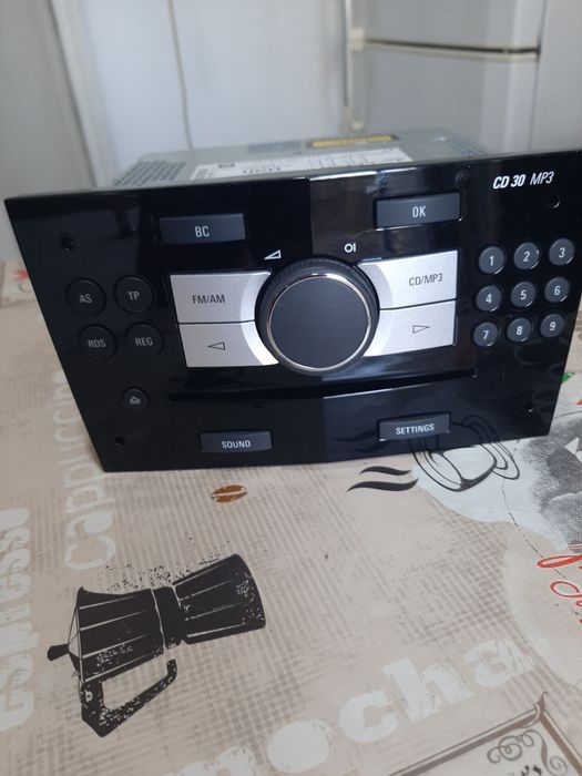 Vând consolă Opel MP 3 second-hand