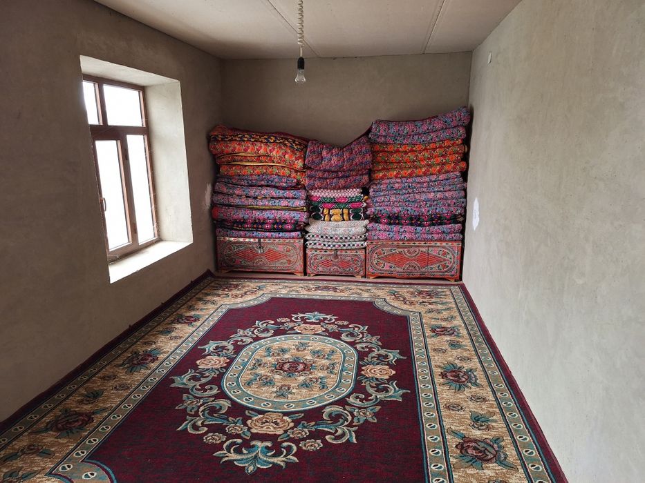 Tayyor yashash uy Hovlisi bilan srochni sotiladi