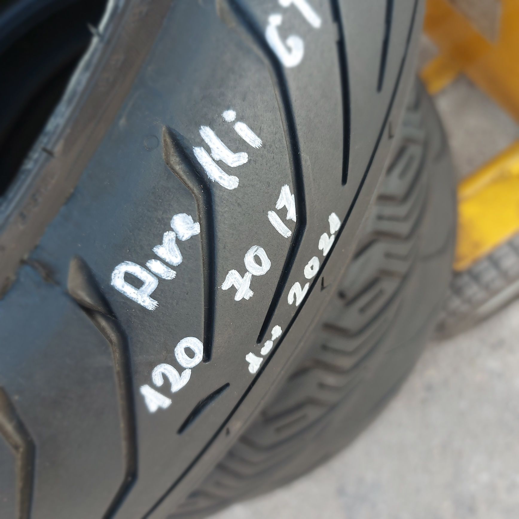 120/70/17 Pirelli dot2021