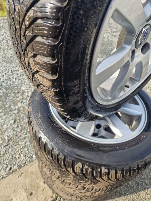 Jante Volvo R 16 cu anvelope de iarna