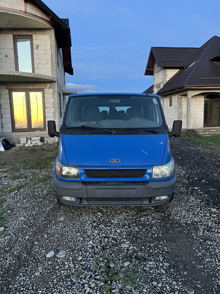 Ford transit tourneo 9 locurii