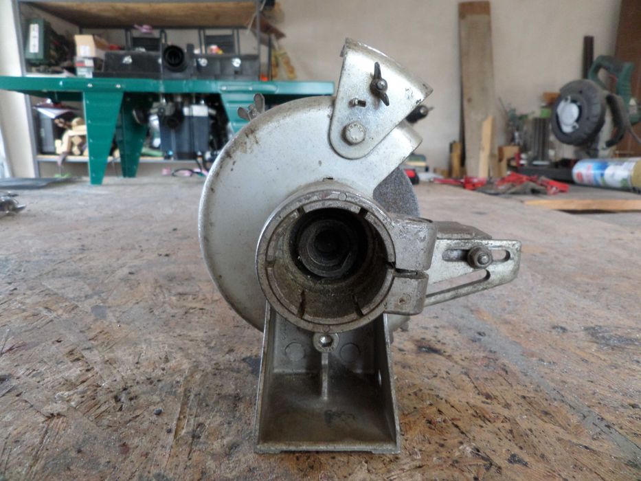 Adaptor polizor pt.motor pt masina gaurit pt. filetanta