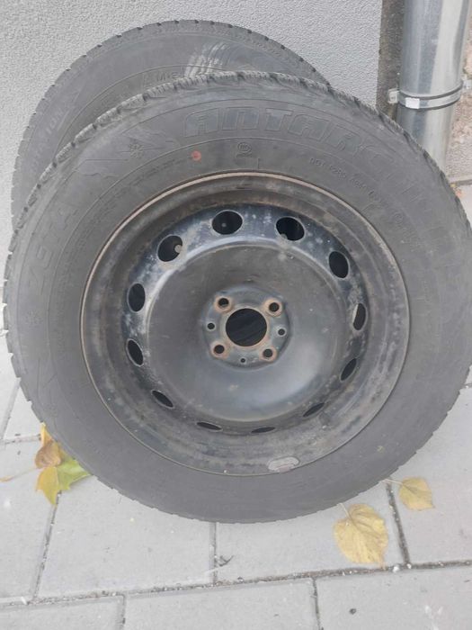 Автомоблни гуми-зимни, 3 бр.+ 4 бр. Джанти