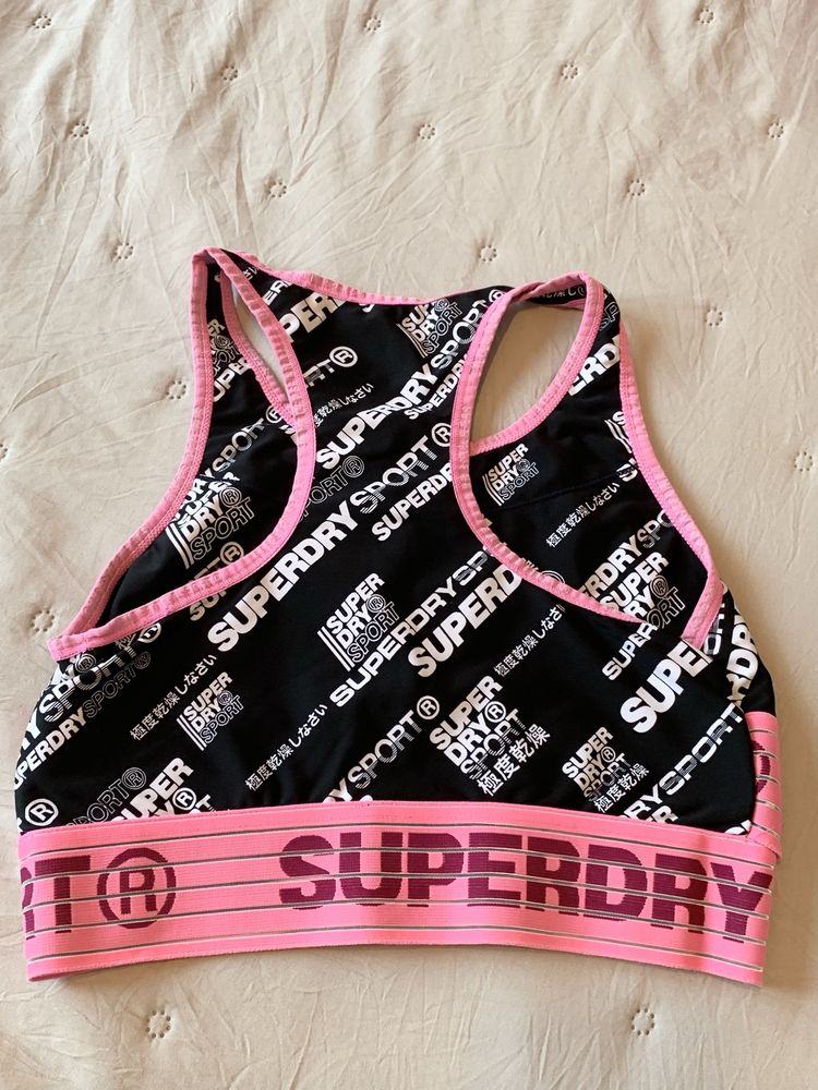 Дамският спортен сутиен Бюстие за спорт Superdry