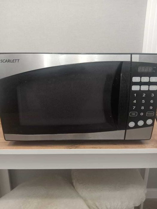 Продам срочно микроволновую печь,  электроплитку в хорошем состояний