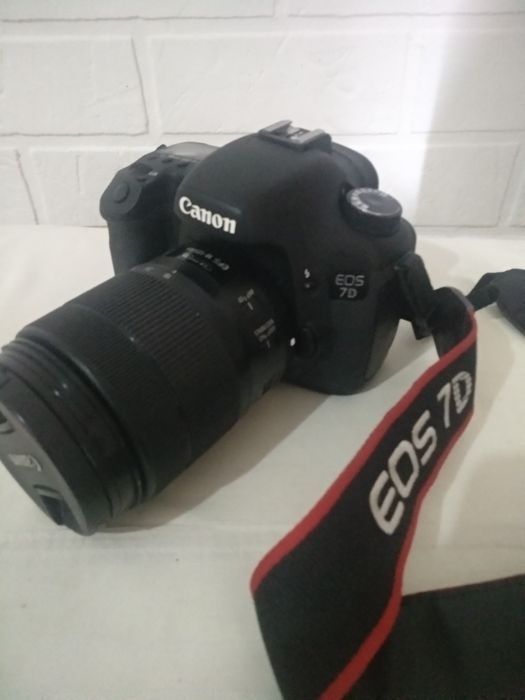 Canon 7D EOS 18-135 nano usm