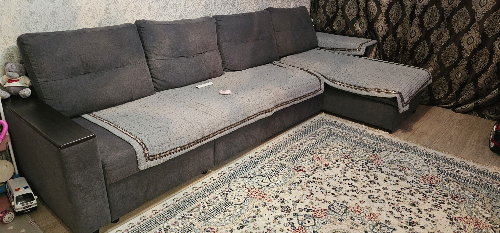 Продам диван в хорошем состоянии