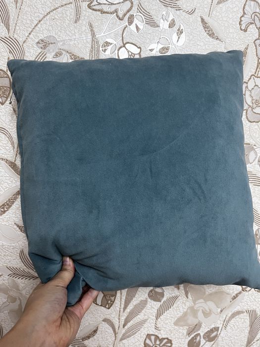 Маленькие подушки по 500тг разного цвета