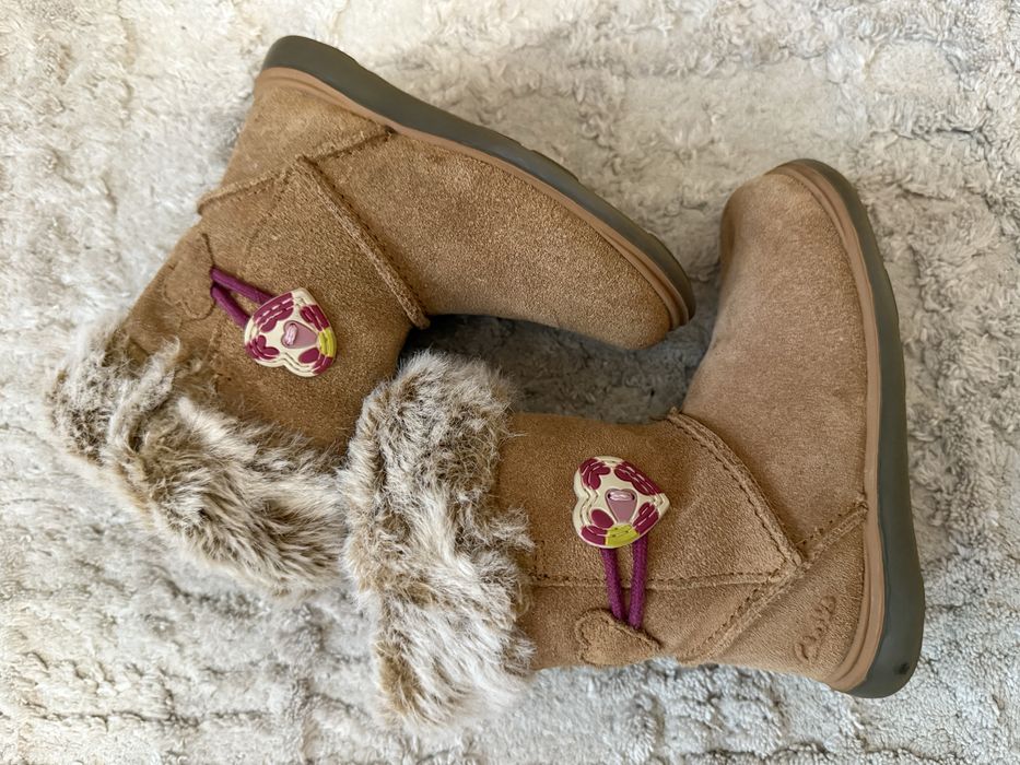 Clarks 21 ботуши за момиче почти нови