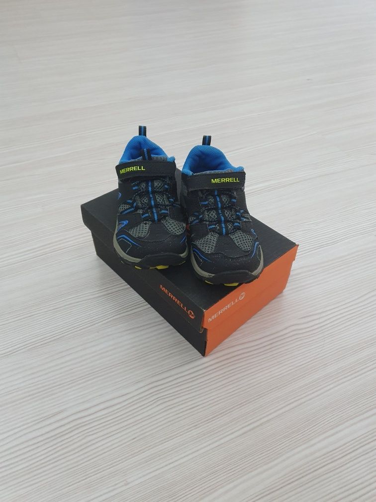 Продам кроссовки MERRELL размер 28.5.