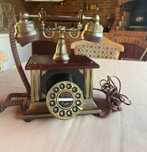 Telefon vechi cu furcă