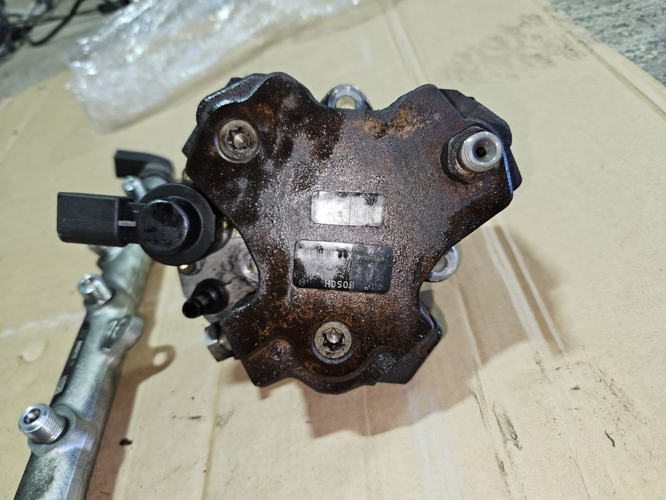 Pompa Injectie BMW X3 E83 2.0 150CP/Rampa Injectoare BMW X3 E83 2.0 15