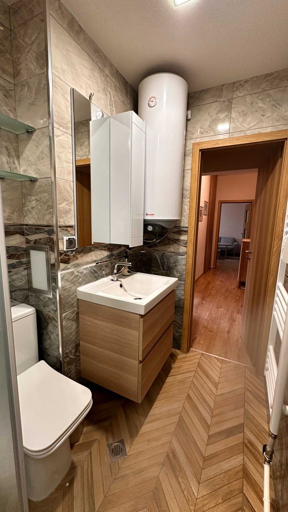 Дава се под наем Тристаен апартамент в Пловдив, Изгрев - 70 кв.м за 408 € - Снимка #10