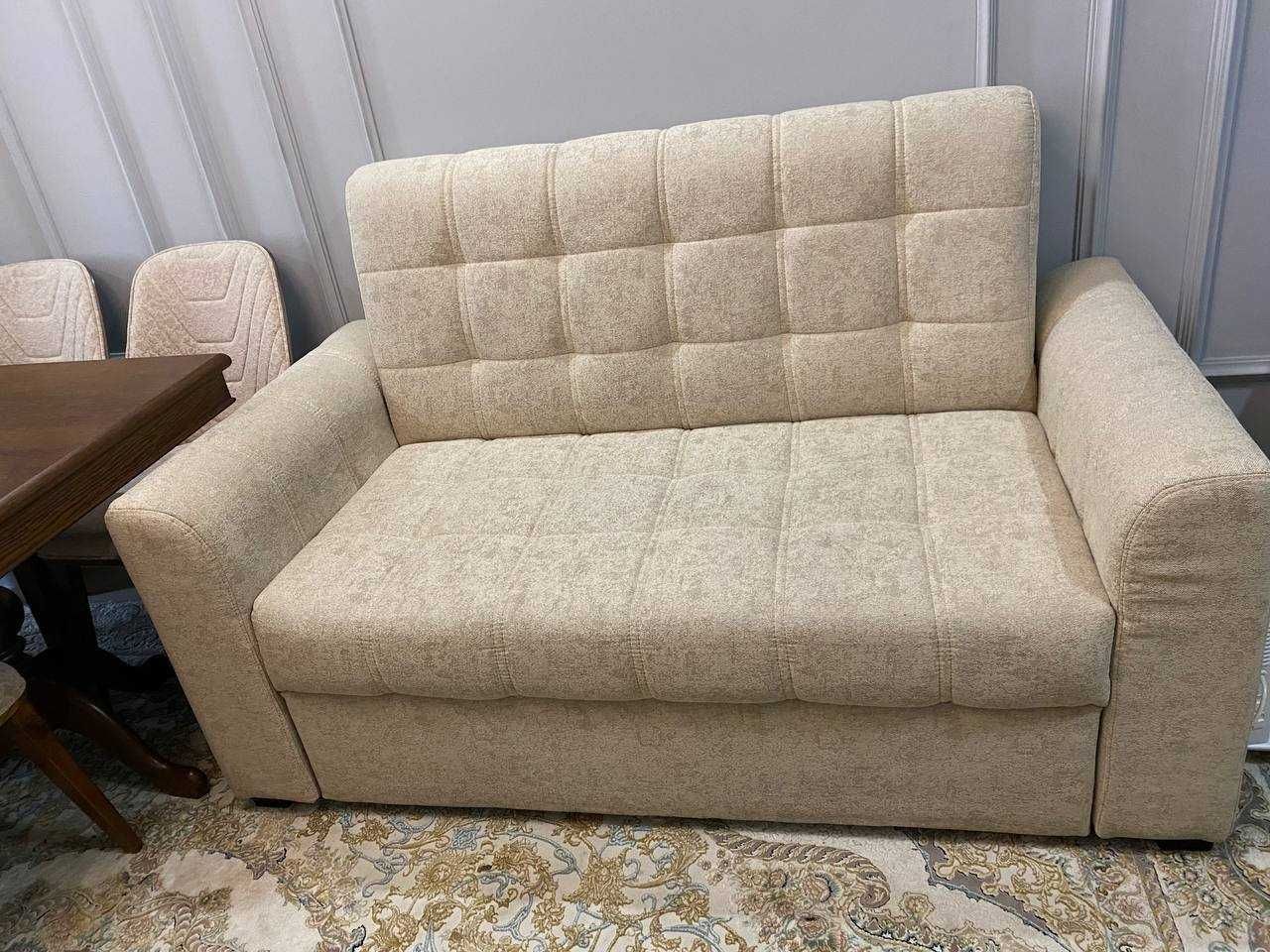 Mebel (stol-stul va divan) sotiladi