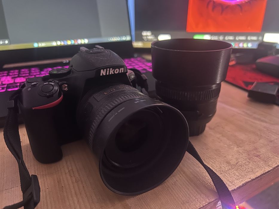 Nikon D5600 + Canon EOS 1300D pachet