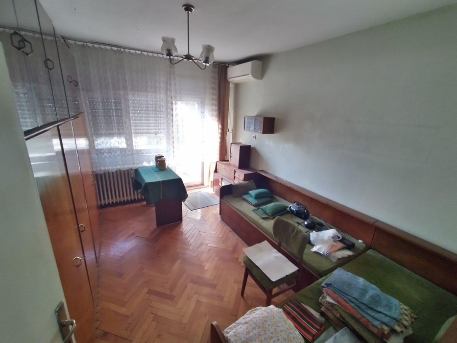 Тристаен за продажба в ж.к. Гео Милев