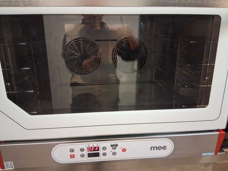 Конвектомат 4 тави