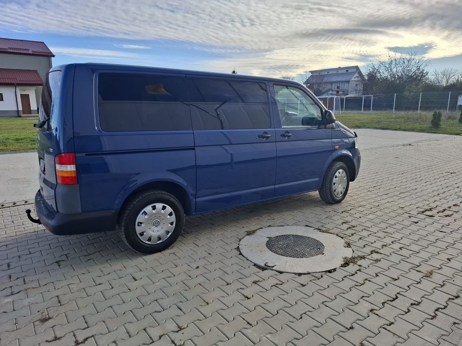 Vând Vw Caravelle T5