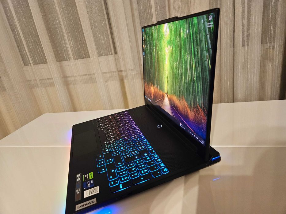 Lenovo Legion 9 16IRX9
