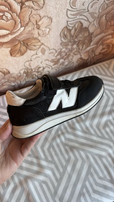 Продам кроссовки детские