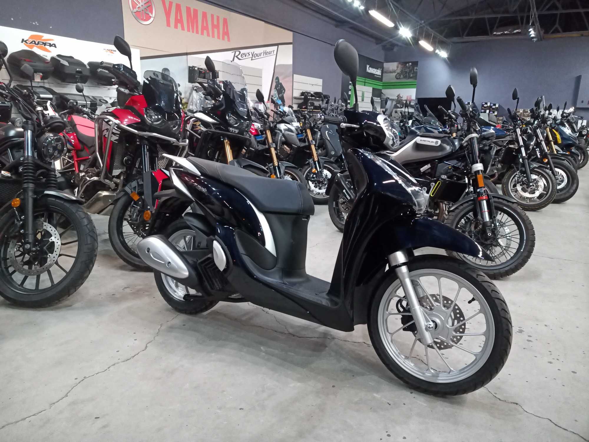 Honda SH Mode 125 an 2024 noua 0 km - cu precomanda Honda Constanta