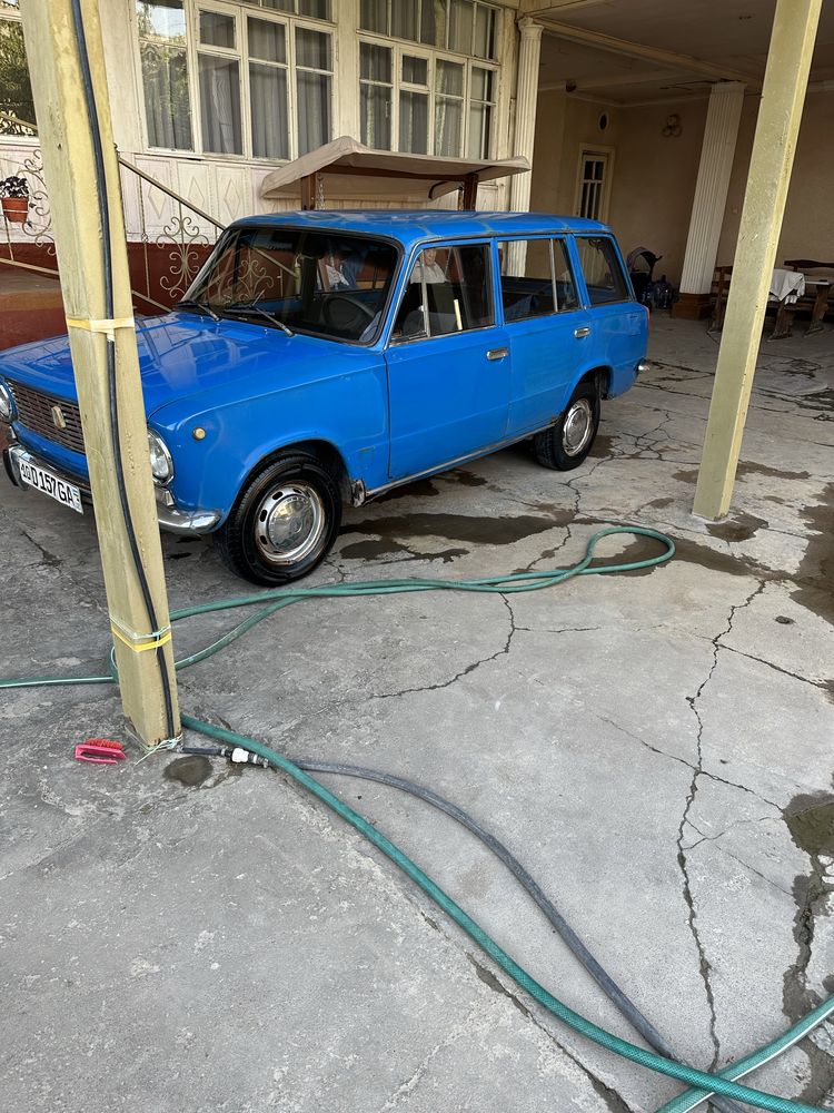 VAZ 2102 sotiladi