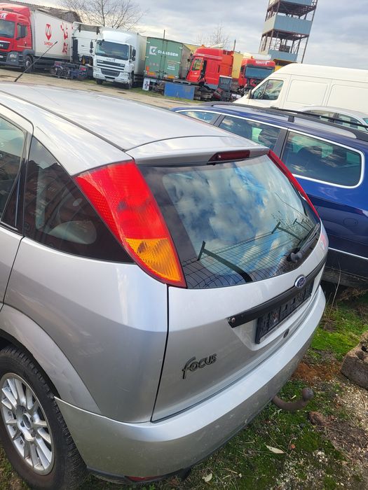 Vând Ford focus 1.6 benzina
