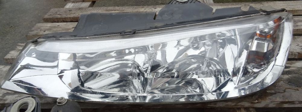 Far stanga Peugeot 406 volan pe stanga