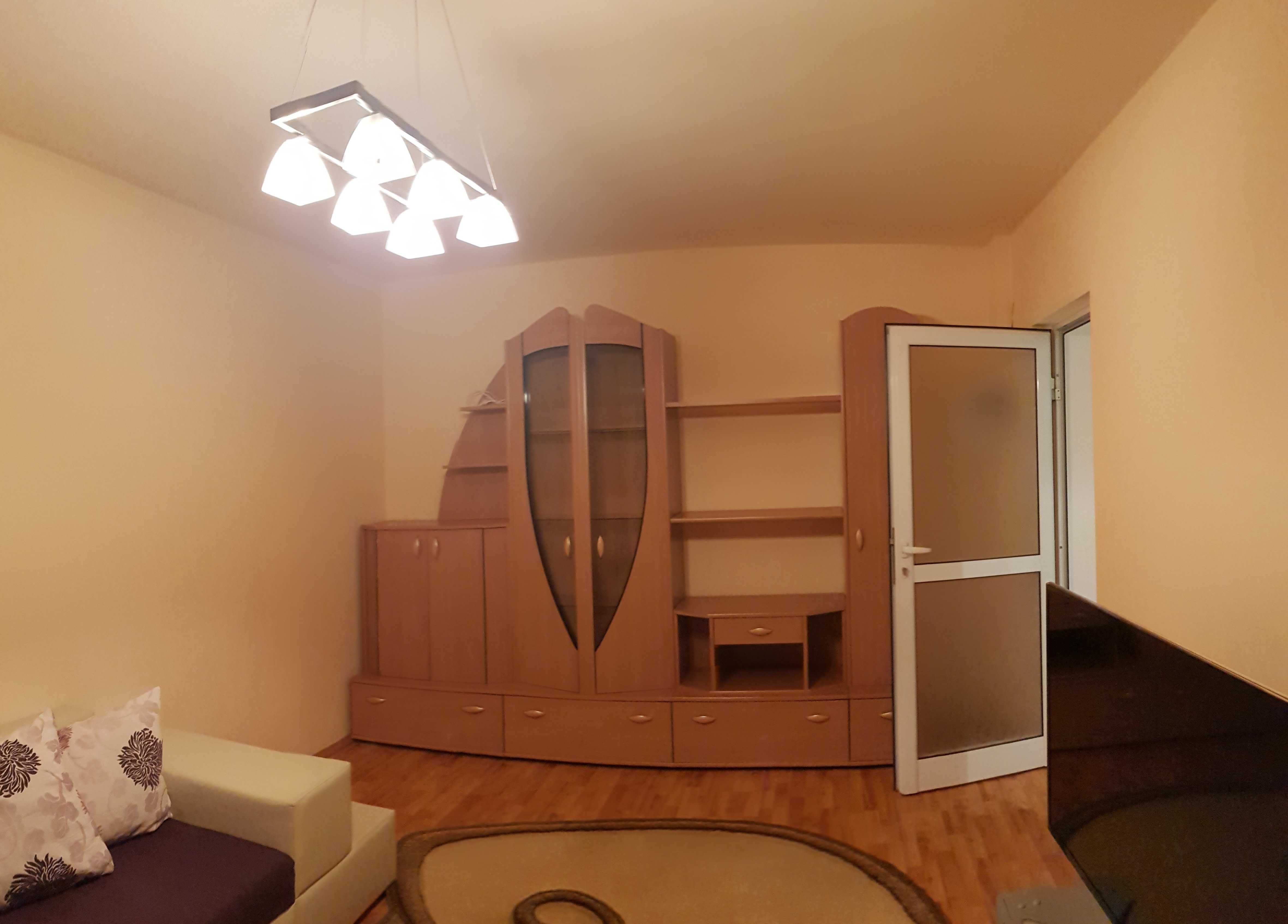 Închiriez apartament 3 camere