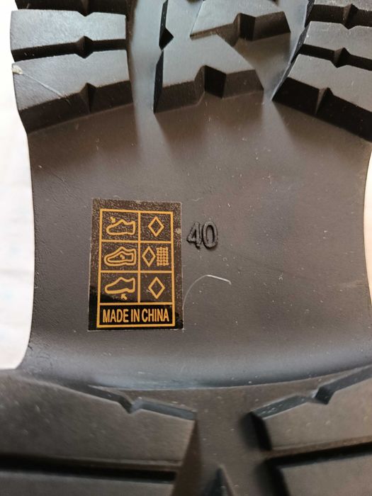 Продам женскую обувь.