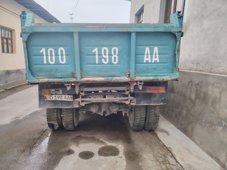 Samasval zil Ural mator