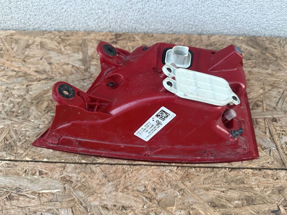 Stop tripla lampa stanga aripa caroserie Audi A8 4H D4 LED Originala