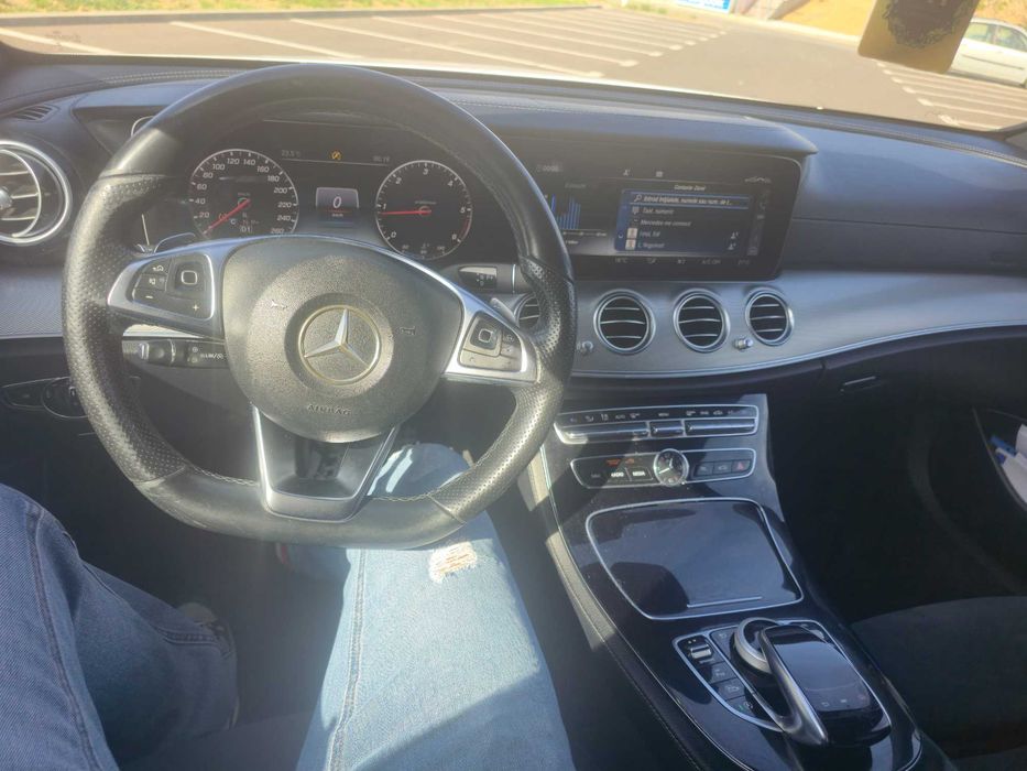 Mercedes E220 panoramic