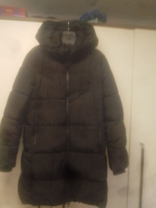 Geaca neagra de iarna