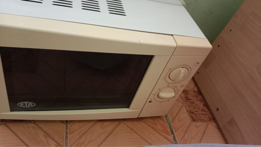 Микроволновка в отлчном состоянии