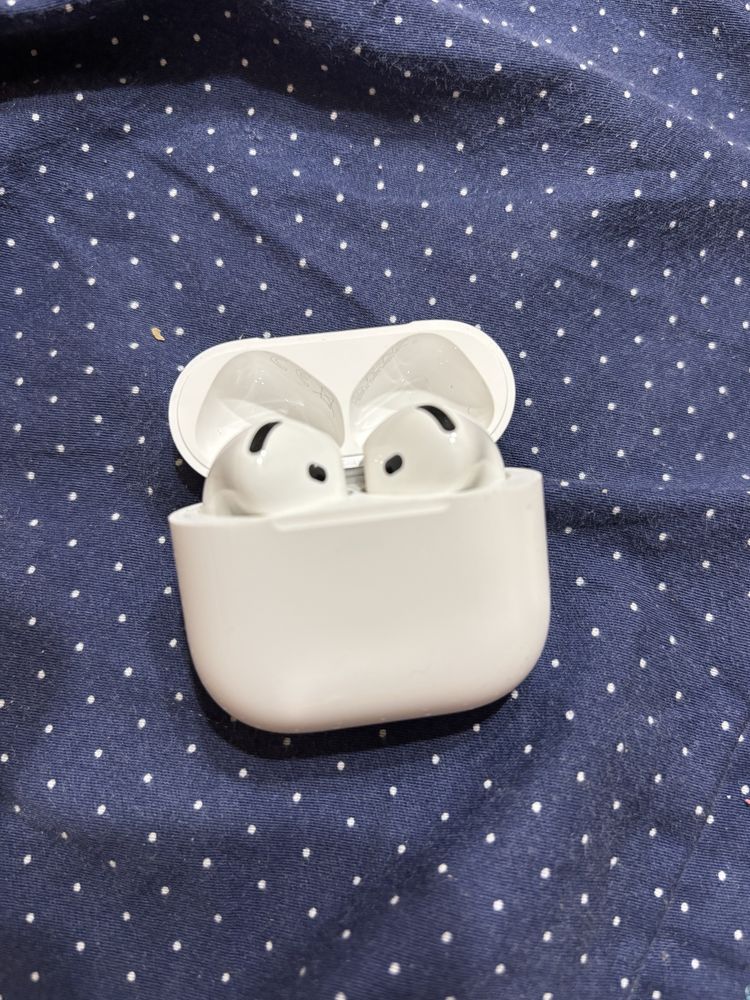 Слушалки Airpods