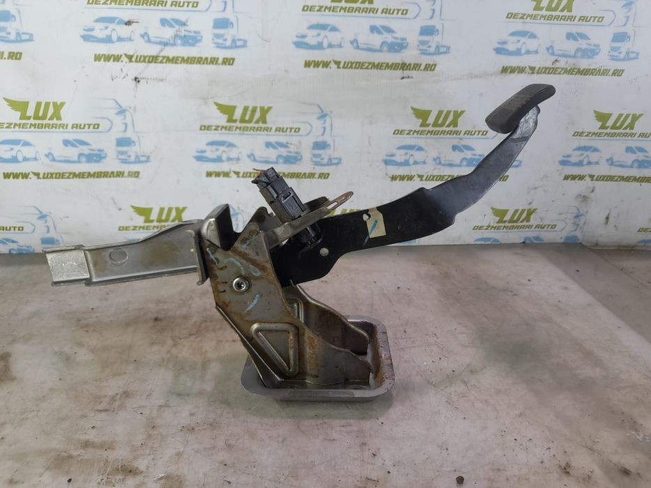 Pedala de frână Nissan Almera Tino V10 [2000 - 2006] 1.8 benzina QG