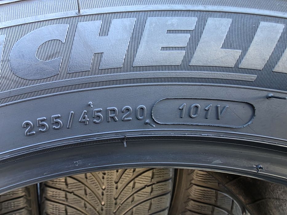 Vând patru anvelope de iarna michelin 255 45 20 dot 2422