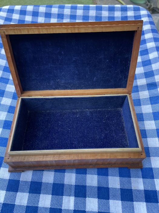 Cutie lemn de trandafir anii 1930