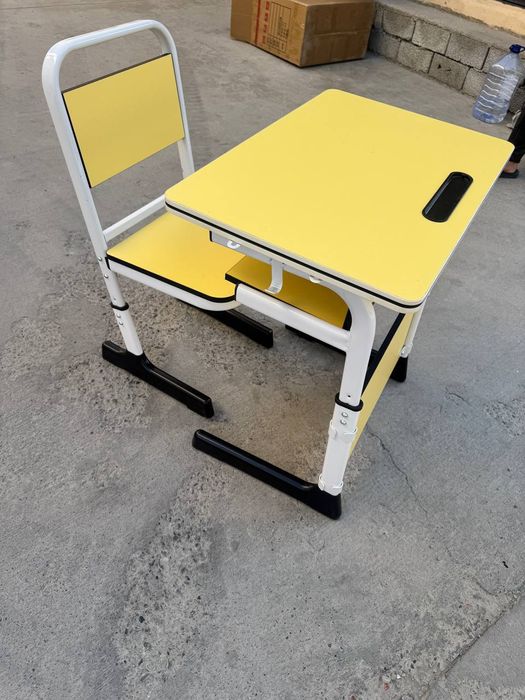 Детская парта со стулом