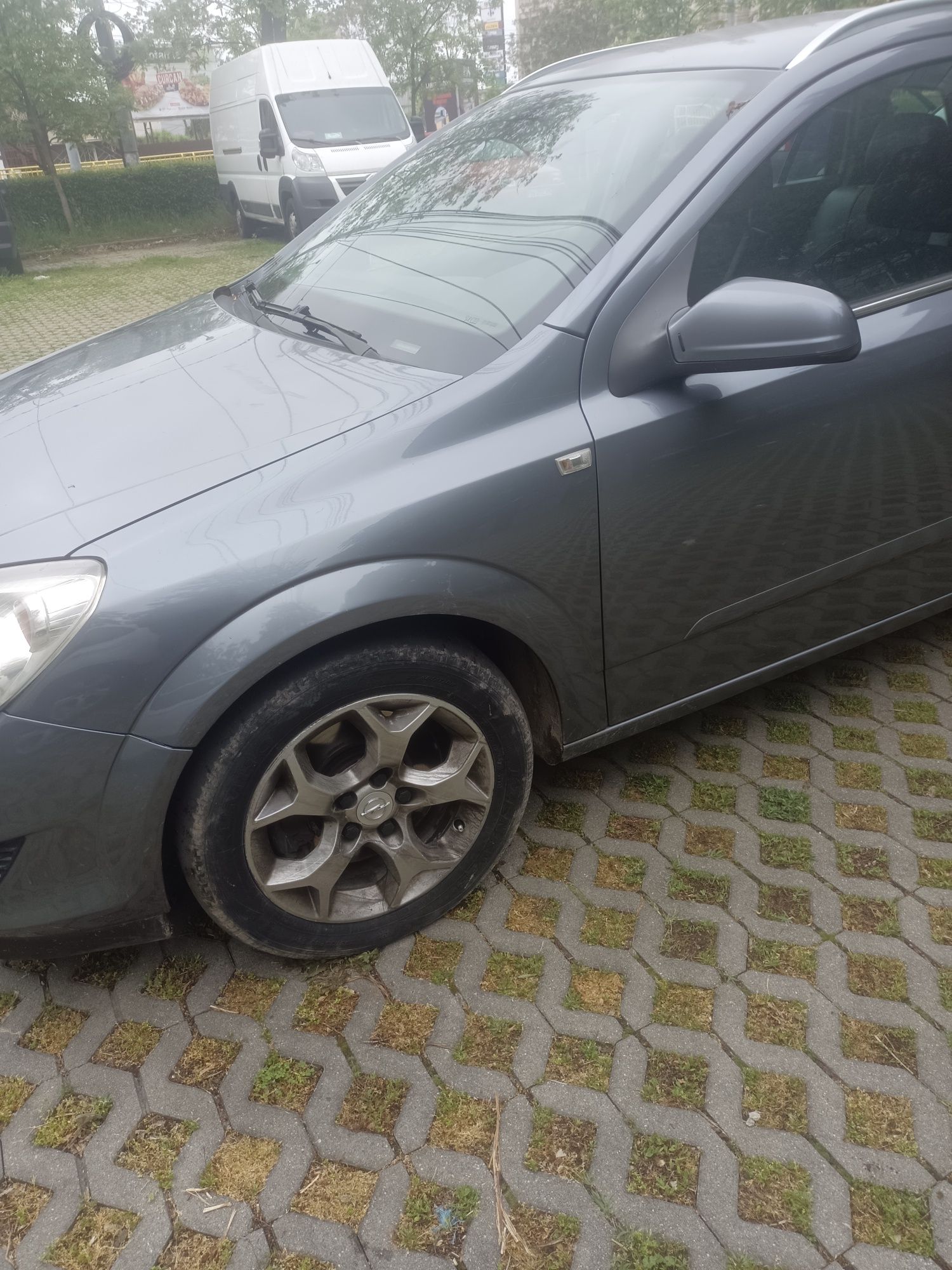 Vând schimb cu duba  Opel Astra h 2008