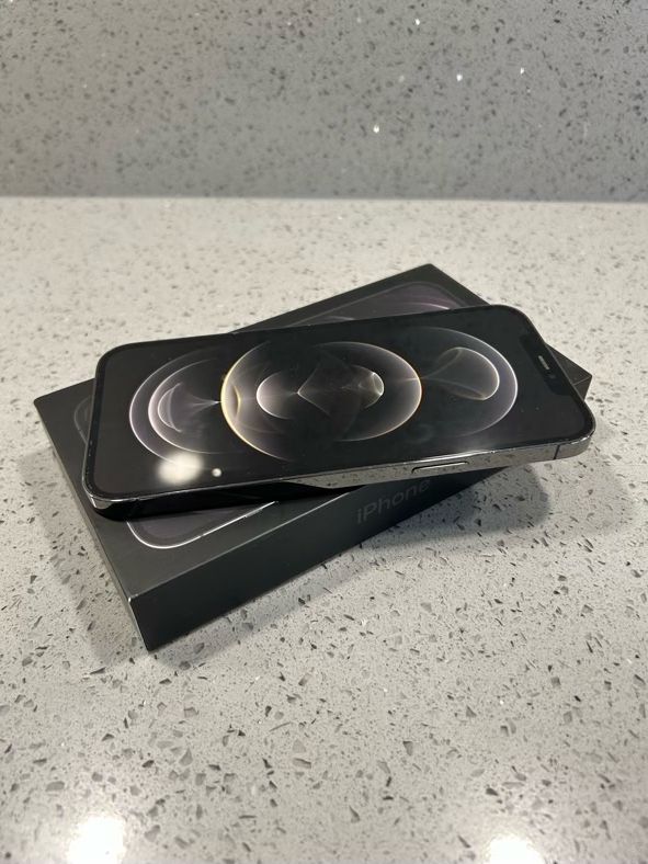iPhone 12 Pro Max 128gb - като нов